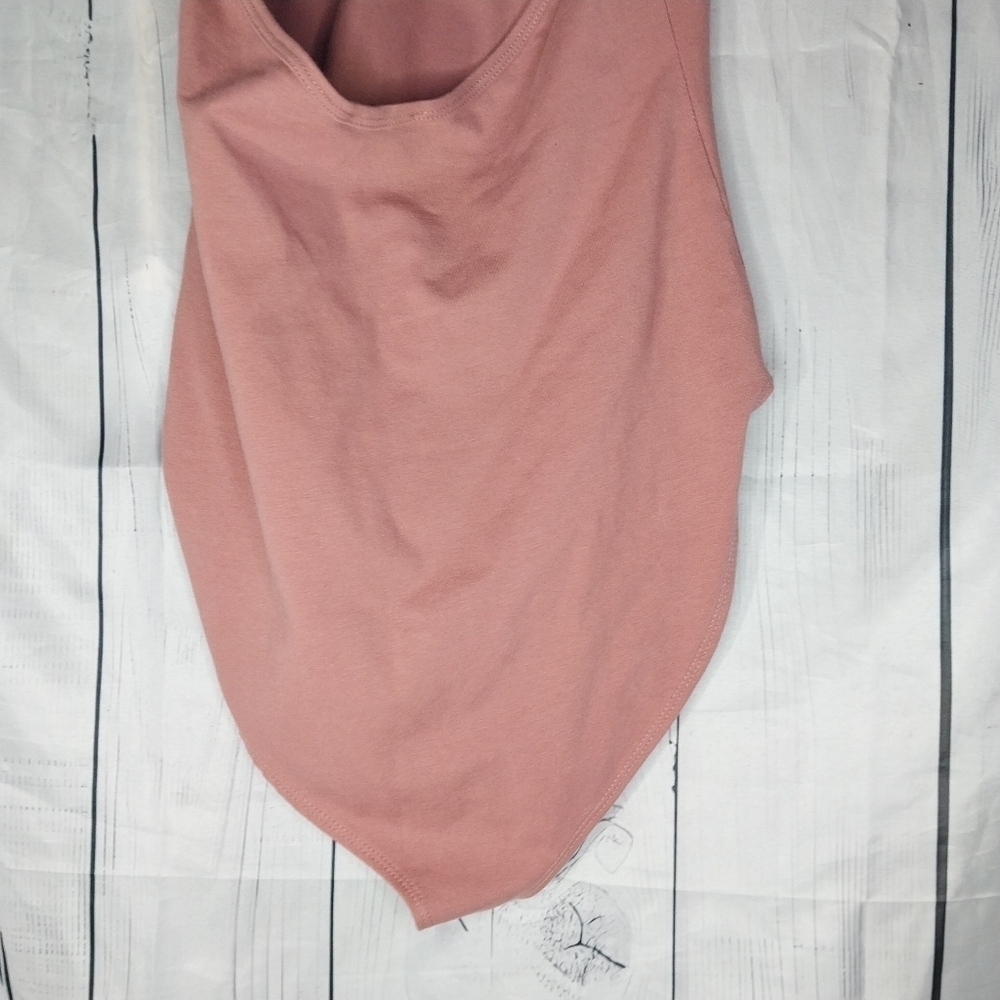 Forever 21 V-Neck Halter Style Bodysuit in Dusty Rose - Picture 7 of 12